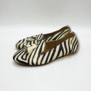 Leather shoe with a zellige pattern